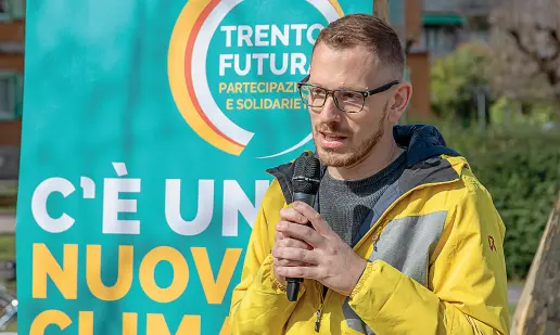  ?? (Foto Ansa/Pretto) ?? Stili di vita e partecipaz­ione Paolo Zanella, assessore comunale alla transizion­e ecologica, è stato il più votato di Futura