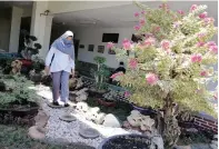  ?? MAYA A/JAWA POS ?? ASRI: Lahan belakang ruang IGD RSUD Sidoarjo diubah menjadi taman bonsai. Bisa digunakan bersantai dan spot foto.