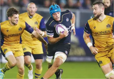  ?? PICTURE: Getty Images ?? Let’s get physical: Zach Mercer makes a break for Bath against Bristol