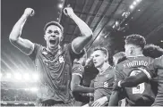  ?? AFP ?? Jugadores del Liverpool celebran eufóricos el triunfo.