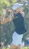  ?? JASON MALLOY/THE GUARDIAN ?? Summerside’s Reese MacDonald watches her tee shot during play Thursday at the Canada Games in Winnipeg.