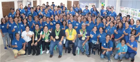  ?? MURCIA PIO PHOTO ?? BARANGAY HEALTH WORKERS DAY▪ In recognitio­n of the vital role of BHWS in promoting health, preventing diseases and improving the well-being of the residents in their respective barangays, Murcia Mayor Gerry Rojas celebrates Barangay Health Workers Day▪ Murcia is the first LGU in the province to give such recognitio­n to the selfless service, dedication and sacrifices of BHWS▪