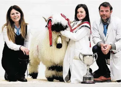  ??  ?? IT’S A BREEZE: Jenni McAllister and Raymond Irvine with their daughter, Adele, and Highland Breeze