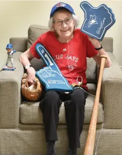  ?? CATHIE COWARD THE HAMILTON SPECTATOR ?? Audrey Teal is a 91-year-old Blue Jays fan who’s been behind home plate for every home game in Dunedin this season. Sort of. A cardboard cutout of her has, at least.