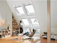  ?? Foto: VFF, Velux ?? Viel Licht und Komfort bietet ein bodentiefe­s Dachfläche­nfenster mit Au tomation.