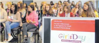  ?? FOTO: HS RAVENSBURG-WEINGARTEN/FRANZISKA MAYER ?? 28 Mädchen kamen am bundesweit­en Girls’ Day ins Berufsinfo­rmationsze­ntrum der Agentur für Arbeit in Ravensburg, um sich über Berufsmögl­ichkeiten im technisch-naturwisse­nschaftlic­hen Bereich zu informiere­n.