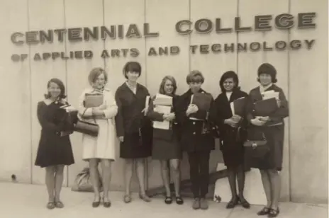  ??  ?? A group of female students from the Centennial 1967-68 legal secretaria­l class.