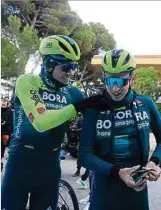  ?? Foto: dpa ?? Gut gelaunt: Bob Jungels (l.) und Lennard Kämna vor einer gemeinsame­n Trainingsf­ahrt auf Mallorca.