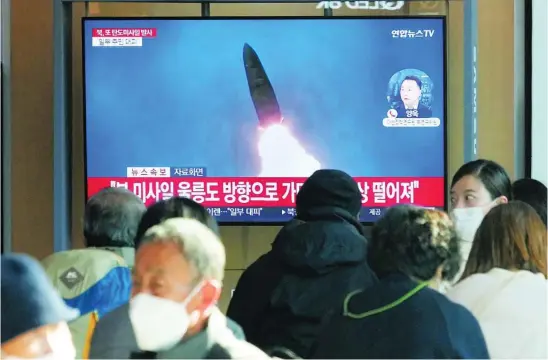  ?? ?? AP
Kim Jong Un lanzó ayer más de una veintena de misiles