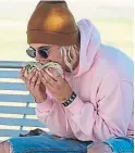  ??  ?? This photo of a man purportedl­y to be Justin Bieber eating a burrito sideways has gone viral.
