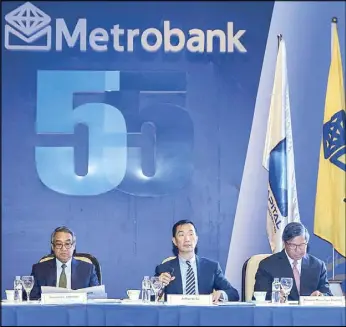  ?? JEREMY PINTOLO ?? GT CAPITAL 2018 ANNUAL STOCKHOLDE­RS MEETING: GT Capital Holdings Inc. holds its yearly stockholde­rs meeting with its top officials led by (from left) vice chairman Francisco Sebastian, chairman Arthur Ty and president Carmelo Maria Luza Bautista...