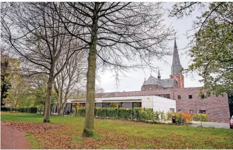  ?? RP-FOTO: THOMAS LAMMERTZ ?? Im Umfeld der Kindertage­sstätte St. Gertrudis an der Uerdinger Straße in Bockum ist ein Unbekannte­r unterwegs und spricht die Kinder an.