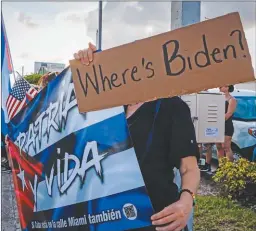  ??  ?? ¿DÓNDE ESTÁ? Cubanos en Miami, de importante peso electoral.