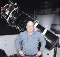  ?? Víctor Buso and Gastón Folatelli ?? ABOVE: Astronomer Victor Buso poses in front of the telescope with which he witnessed the birth of the supernova 2016gkg.