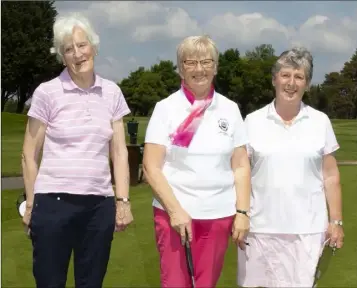  ??  ?? Maura Flynn, Liz Roberts and Ann Curtis at the New Ross ‘Pink Day’ in aid of cancer research.