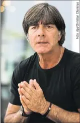  ??  ?? Da hilft kein Beten mehr: Joachim Löw muss viel umbauen.