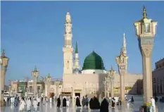  ??  ?? MAKAM Rasulullah di Masjid Nabawi, Madinah.