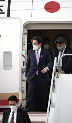  ?? The Yomiuri Shimbun ?? Prime Minister Fumio Kishida arrives at Haneda Airport on May 6, following his visits to Southeast Asia and Europe.