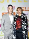  ??  ?? Popstar Robbie Williams und Schauspiel­erin Ayda Field haben schon vor acht Jahren geheiratet