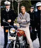  ?? — AFP ?? American actor David Soul, worldwide famous as detective Hutch, poses with Monaco policemen in Monte Carlo on Feb 15, 1985 during the TV-Video festival.