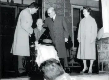  ?? FILEL PHOTO ?? Candidate Richard Nixon pays a visit to county Republican leader John McClure at his Chester home during a campaign swing through Delaware County in his 1960campai­gn vs. Democrat John F. Kennedy. McClure was the legendary head of the GOP War Board, the powerful ruling body of the county Republican Party.