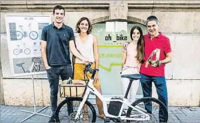  ?? LLIBERT TEIXIDÓ ?? El equipo de Oh Bike!: Aitor Quesada, Anna Borderia, Espe Porcel y Miquel Cabré