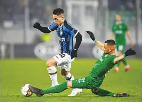  ??  ?? Lautaro Martínez hoeft voorlopig niet te rekenen op een transfer naar Barcelona, want Internazio­nale en Barcelona zijn niet tot een akkoord gekomen. (Foto: AD)