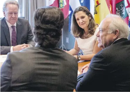  ?? CHRIS YOUNG/THE CANADIAN PRESS ?? Canada’s lead NAFTA negotiator Steve Verheul, clockwise from left, Foreign Affairs Minister Chrystia Freeland, United Auto Workers president Dennis Williams and Unifor president Jerry Dias meet in Toronto on Friday to discuss renegotiat­ions. Dias and...