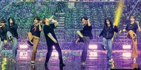  ?? (Epa) ?? Superstar I Bts, celebre gruppo di K-pop, hanno tenuto un concerto online il 10 ottobre: ha avuto quasi 1 milione di spettatori