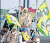  ?? SANJEEV KUMAR/HT ?? BKU (Ekta-ugrahan) members protest at the Lehrabega toll plaza in Bathinda on Friday.