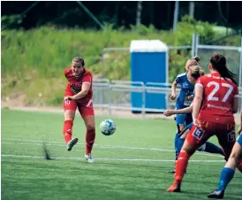  ?? ?? Anna Holmqvist har kanske den bästa högerfoten i division 1 norra Götaland.