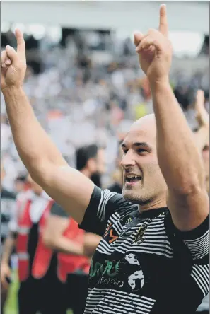  ?? PICTURE: JONATHAN GAWTHORPE ?? ON THE UP: Danny Houghton celebrates Hull FC’s win over Leeds in the Challenge Cup semi-final a month ago and promises the new Cup winners will not suffer a hangover as they did last year.