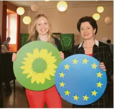  ?? Foto: Bärbel Schoen ?? Franziska Schweikert aus Nördlingen sitzt im Vorstand der Grünen Jugend im Kreis Donau-Ries. Auch sie kam zum Besuch der Europaabge­ordneten der Grünen, Barbara Lochbihler, nach Dillingen.