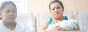  ??  ?? • Madres desesperad­as por sus hijos deambulan en el hospital. Familiares piden por sus pacientes en la misa.