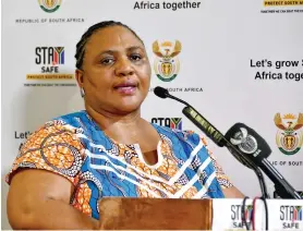  ?? /GCIS ?? Agricultur­e Minister Thoko Didiza met Higher Education Minister Blade Nzimande about college migration.