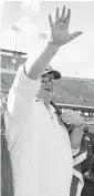  ?? Karen Warren / Chronicle ?? Coach David Bailiff waves to fans after the Owls lost 30-14 to North Texas on Saturday.