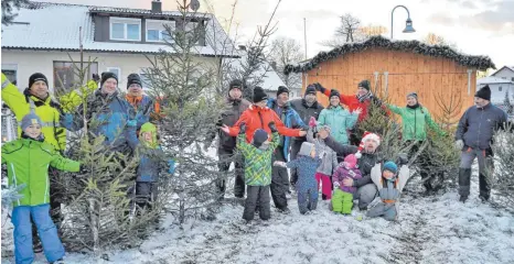  ?? FOTO: PRIVAT ?? Freuen sich am 23. Dezember auf viele Gäste: die Organistor­en des „Klein Lauper Winterzaub­ers“.