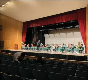  ?? RECORDER PHOTO BY JAMIE HUNT ?? PHS Band at CMEA Festival with Band Director Clark Keele.