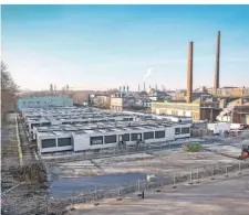  ?? RP-FOTO: HANS-JÜRGEN BAUER ?? In diesem Monat soll die Flüchtling­sunterkunf­t an der Kappeler Straße auslaufen. An diesen Platz soll die Eishalle gebaut werden.