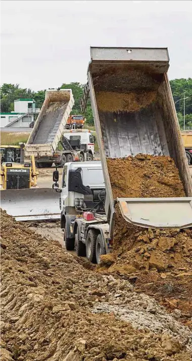  ?? Photo: Archives LW ?? Près de 90 % des déchets de constructi­on sont des terres ou des roches excavées, bien qu’elles soient légalement considérée­s comme des déchets, constatent les auteurs.