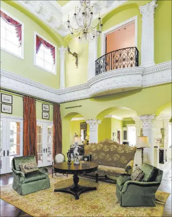  ?? COURTESY OF LUXE ESTATES & LIFESTYLES ?? The great room of the home on Eagles Landing Lane.