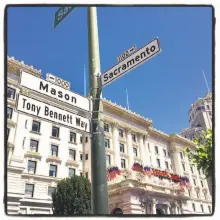  ?? Photos by Catherine Bigelow / Special to The Chronicle ?? A new sign on the street in front of the Fairmont Hotel honors singer Tony Bennett, who name-checks S.F. in his legendary song.