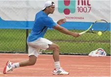  ?? Photo: Bev Lacey ?? ON THE BALL: Jesse Gavin-Dawson of Ipswich sets up for a backhand return.