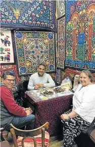  ??  ?? MASTER QUILTERS: Jenny Bowker with Egyptian tentmakers Hany Mahmoud, left, and Ekramy Hanafy