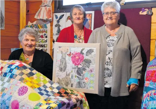  ?? Photo / Paul Brooks ?? Cotton On Quilters (from left) Pauline Walton (treasurer), Veronica Davidson (president) and Lesley McFarlane (newsletter editor). The group is holding an open day.