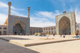  ??  ?? Sun shines upon the courtyard of the Jameh Mosque, a grand, congregati­onal mosque whose south dome was built by Nizam al-Mulk, in Isfahan, Iran.