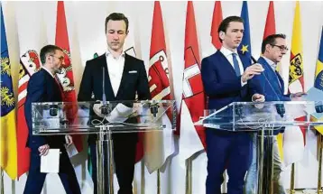  ??  ?? Geballter Auftritt: Kickl, Blümel, Kurz, Strache treten vor die Presse