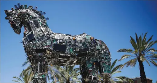  ?? (Reuters) ?? A ‘CYBER Horse’ statue symbolizes Israel’s technologi­cal prowess. ‘Israel is continuous­ly attracting the interest of Chinese companies, which envisage either investment or purchase of stakes in Israeli ones.’