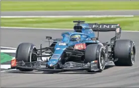  ??  ?? Fernando Alonso durante los entrenamie­ntos libres de ayer.