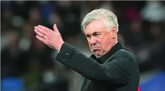  ?? EFE ?? Carlo Ancelotti da órdenes en la banda del Bernabéu